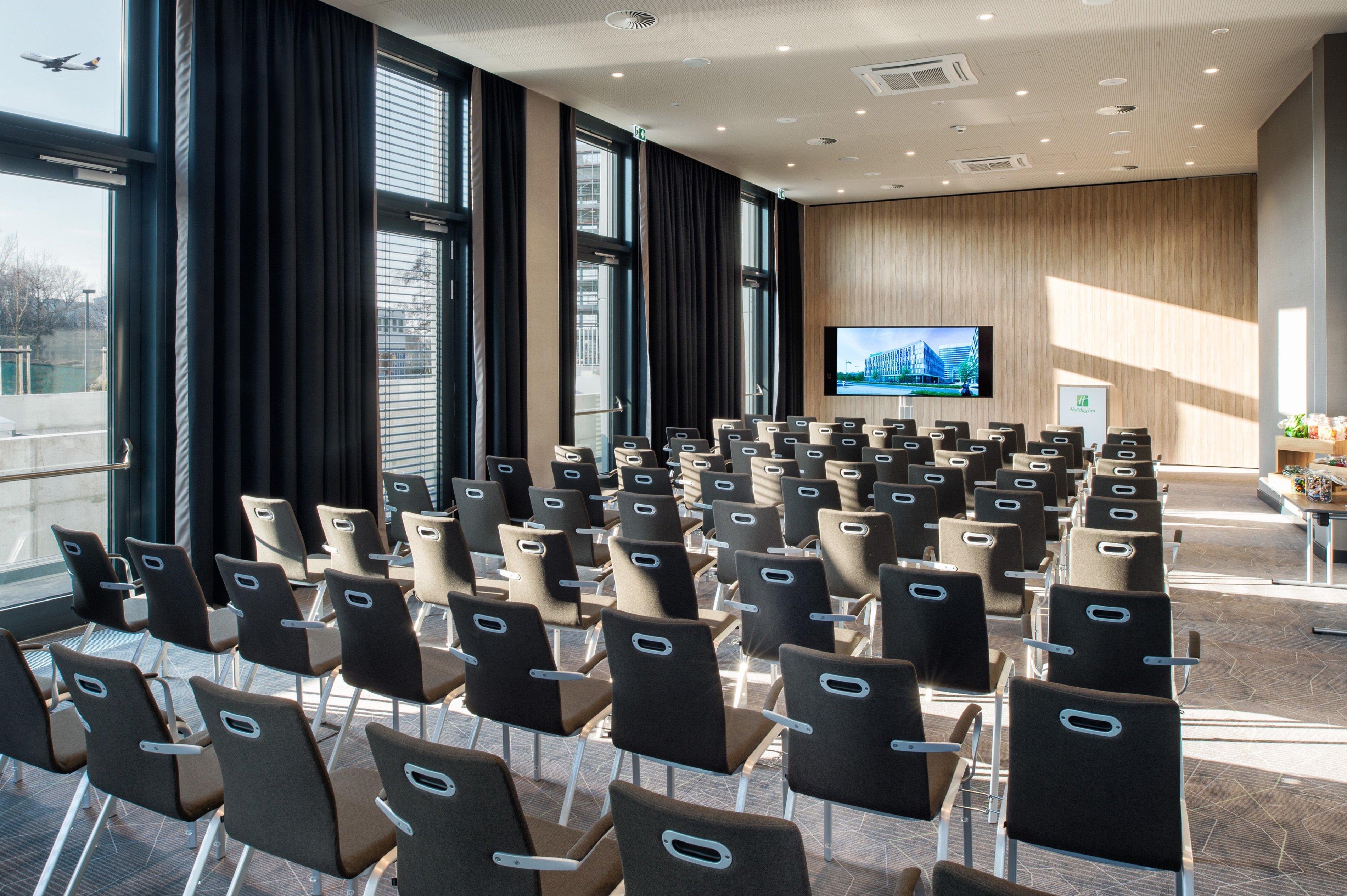Frankfurt Airport By Ihg Hotel 4*